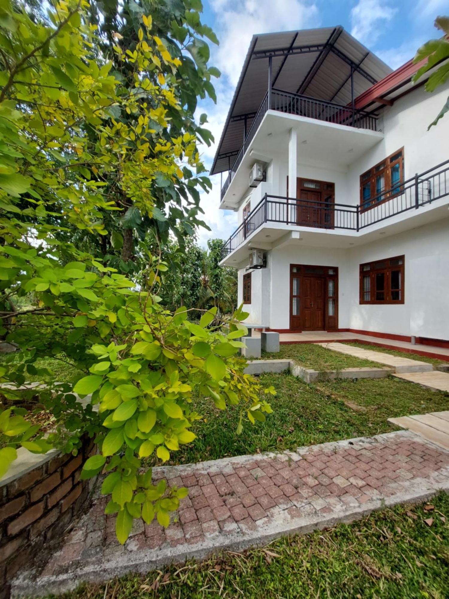 Green Shield Resort Anuradhapura Buitenkant foto